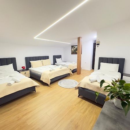 Alesio Guest House Крує Екстер'єр фото