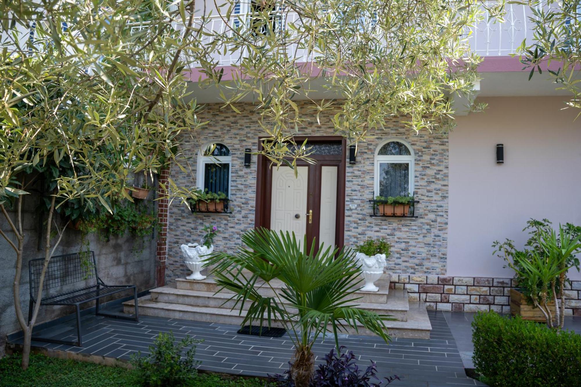 Alesio Guest House Крує Екстер'єр фото