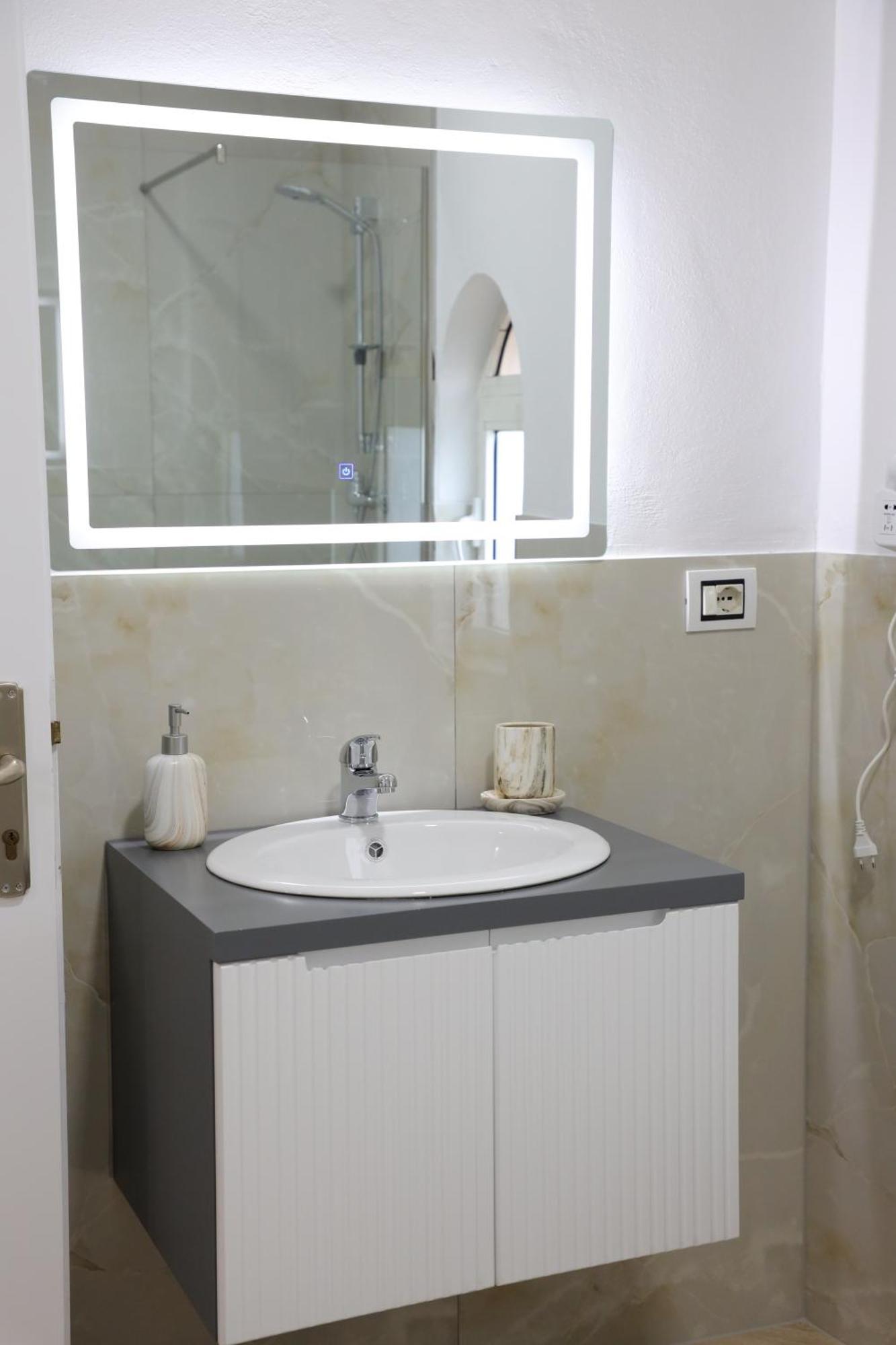 Alesio Guest House Крує Екстер'єр фото