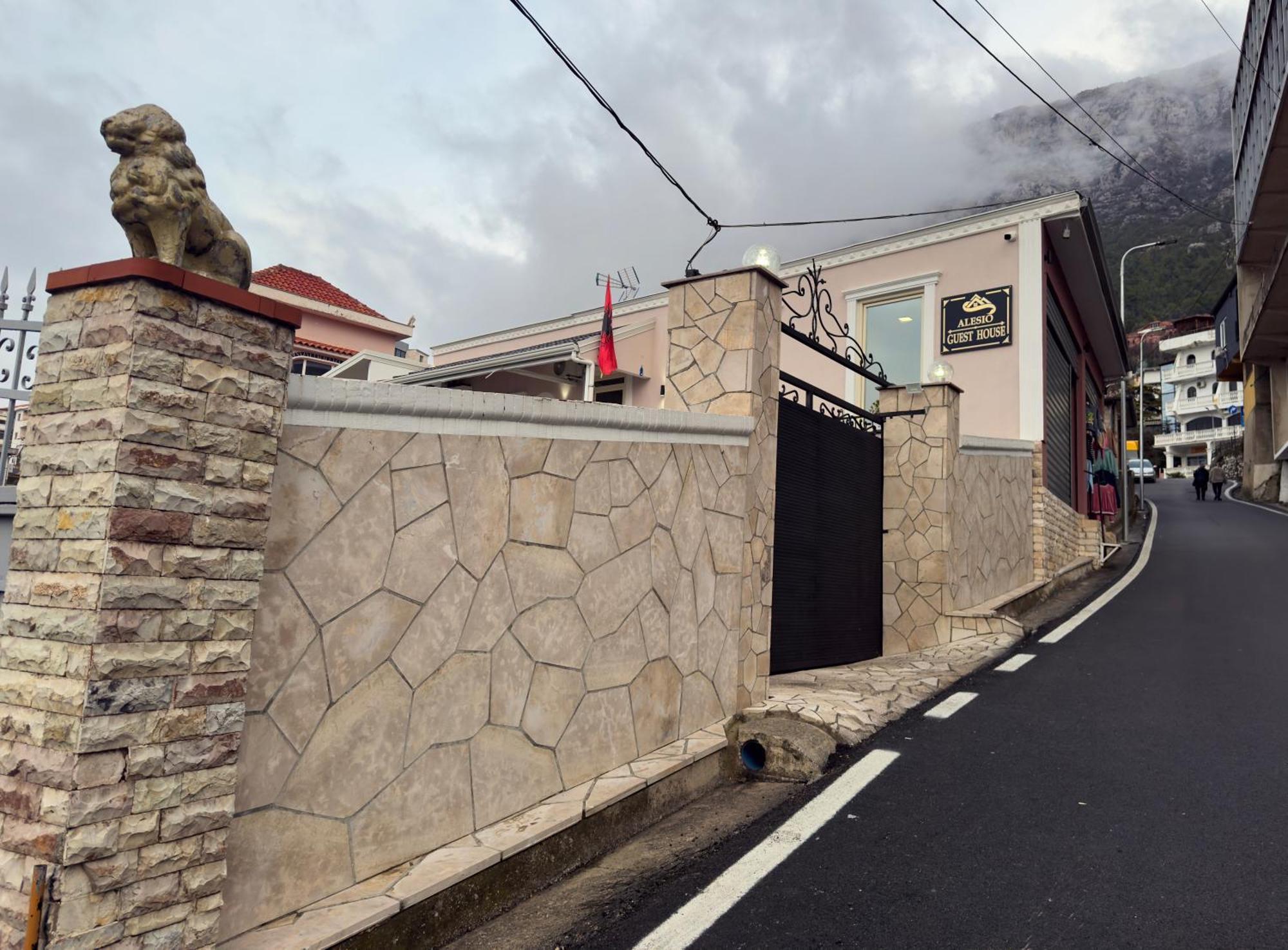 Alesio Guest House Крує Екстер'єр фото